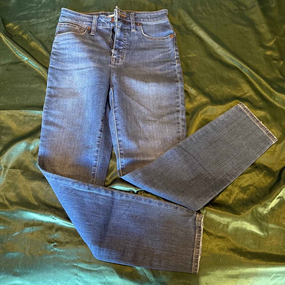 EUC Women's Curvy High Rise Jeans